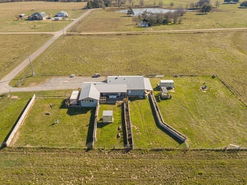 Homes For Sale - 142 Zimmerhanzel Road<br/> Bastrop County, Flatonia, TX 78941