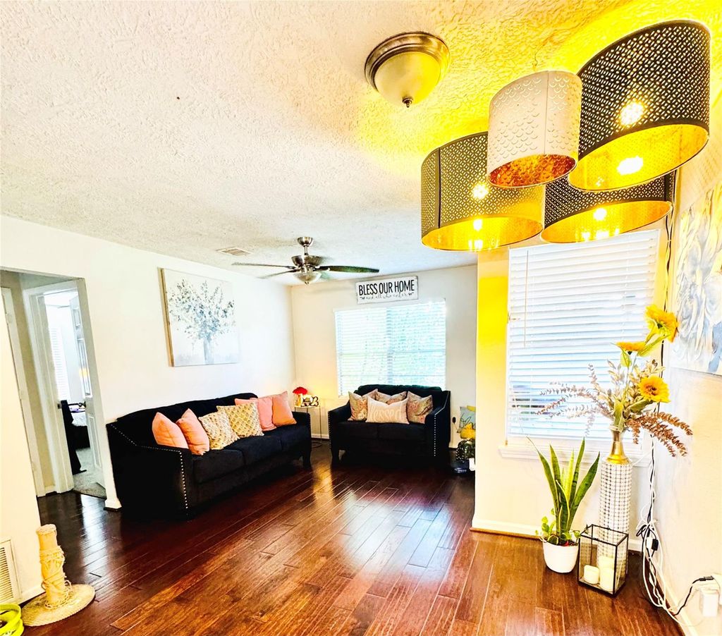 Photo of 503 S Kansas Street, La Porte, TX 77571 (MLS # 37183445)