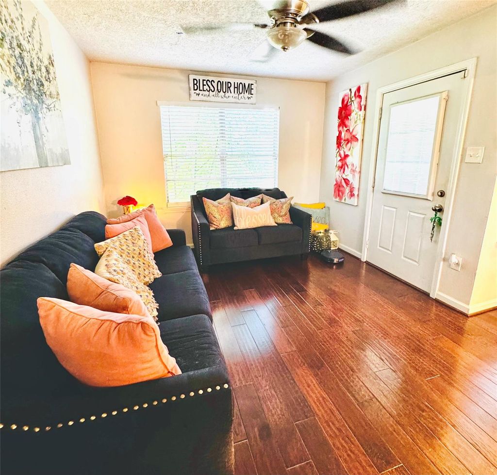 Photo of 503 S Kansas Street, La Porte, TX 77571 (MLS # 37183445)