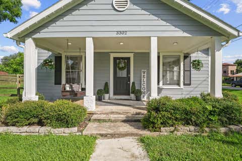 Homes For Sale - 3302 North Avenue<br/> Needville, TX 77461