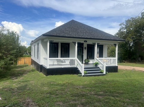 Photo of 106 N Scott Street, Fayetteville, TX 78940 (MLS # 45671394)