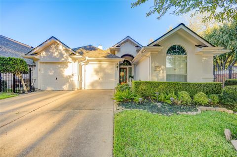 Photo of 1231 Parkhaven Lane, Houston, TX 77077 (MLS # 96299329)