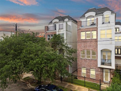 Homes For Sale - 4120 Driscoll Street<br/> Houston, TX 77098