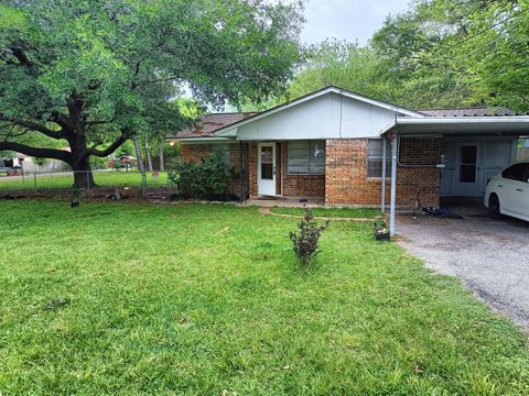 Photo of 340 West Dr Dr, New Waverly, TX 77358 (MLS # 756415)