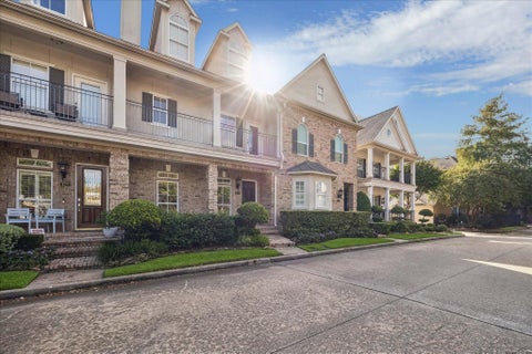 Photo of 418 S Park Grove, Houston, TX 77007 (MLS # 92944745)