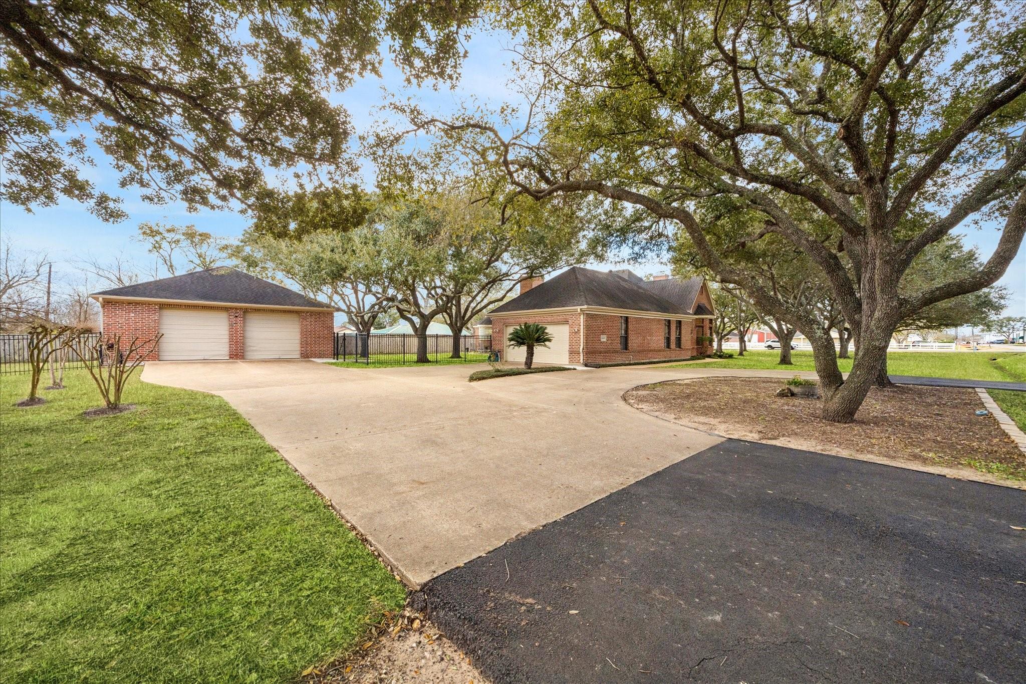 2531 Lazy Bend Street