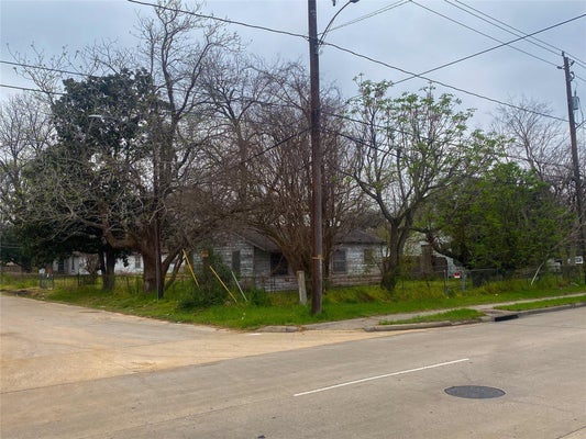 2113 S VICTORY DR, HOUSTON, TX 77088 - Image a371531d5acee5d10b052d813269e9b1/3201436392
