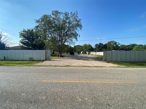 Photo of 6807 Spindle Drive, Houston, TX 77086 (MLS # 87910289)