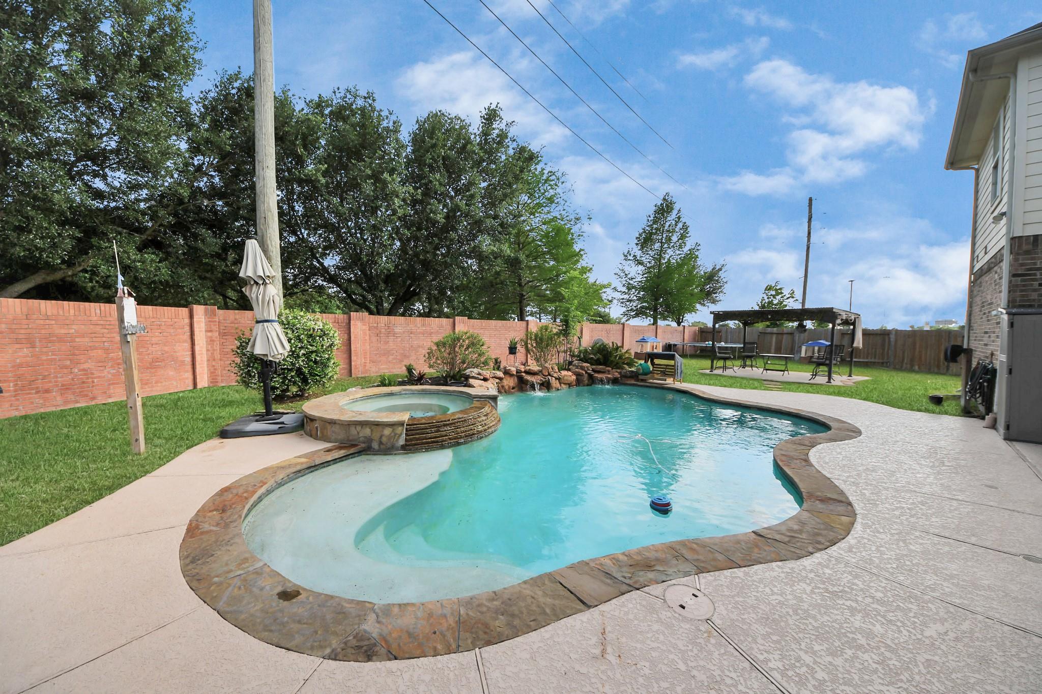 18915 Juniper Bend Ct