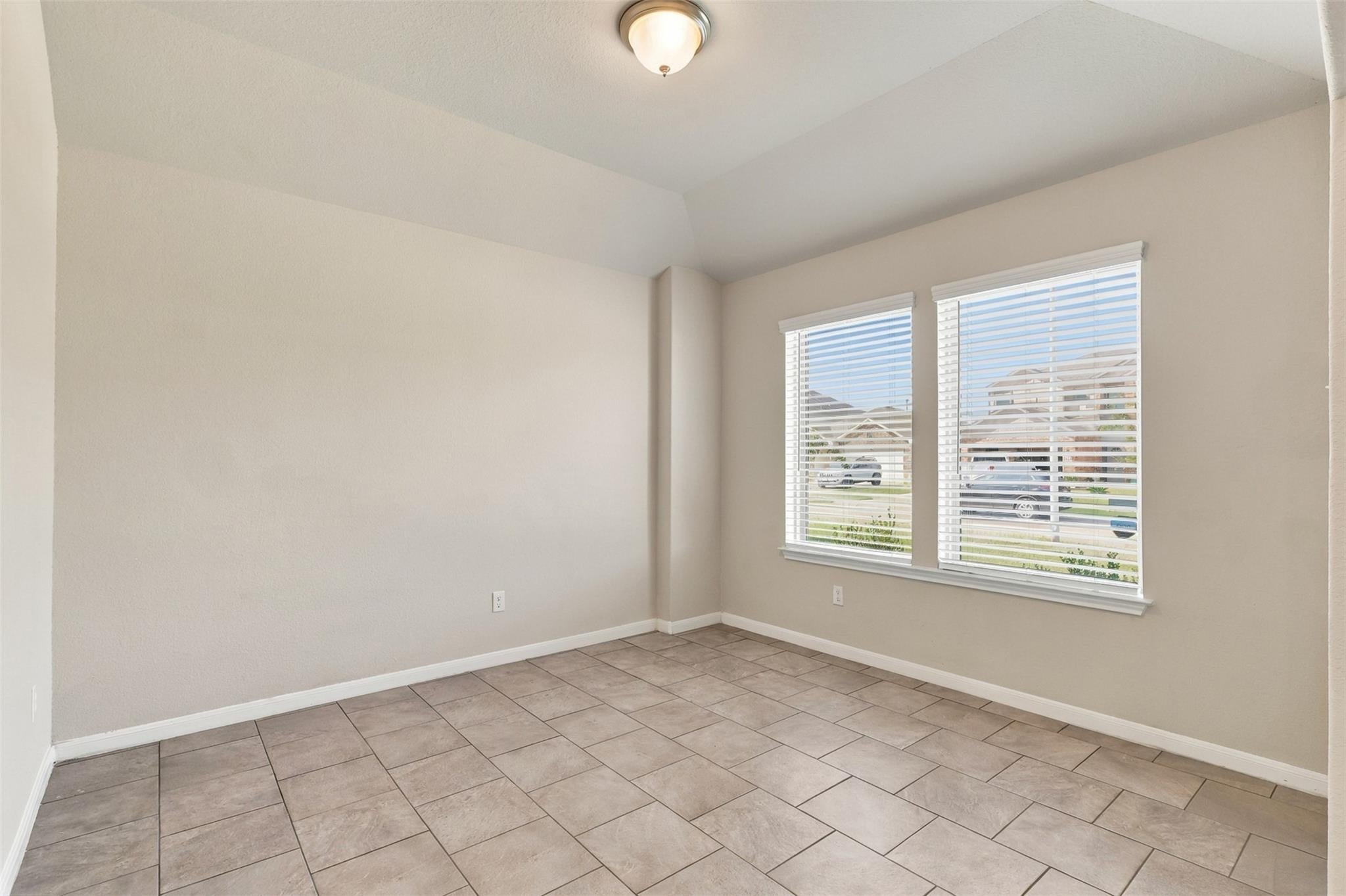7239 Canoga Drive
