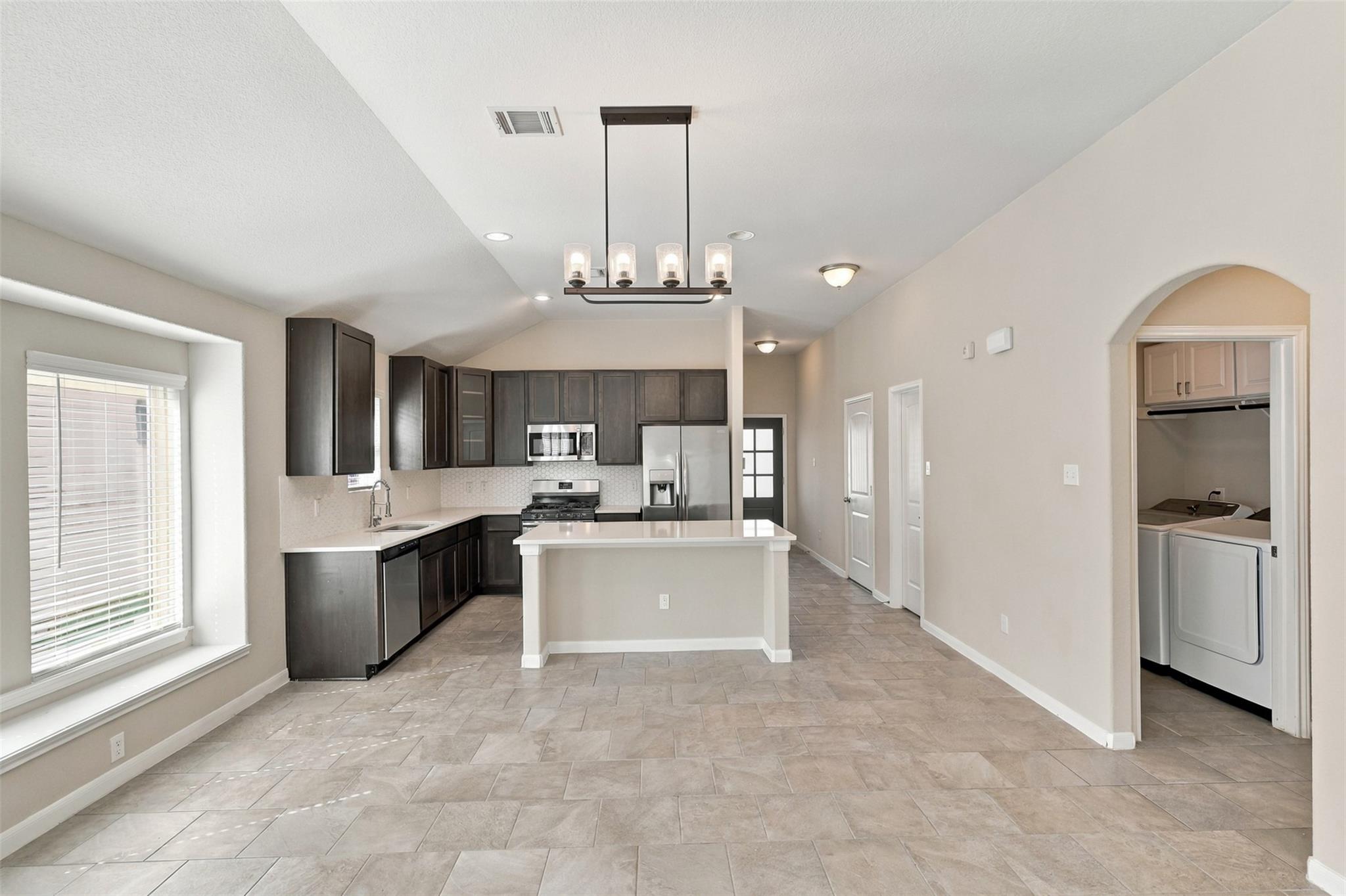 7239 Canoga Drive
