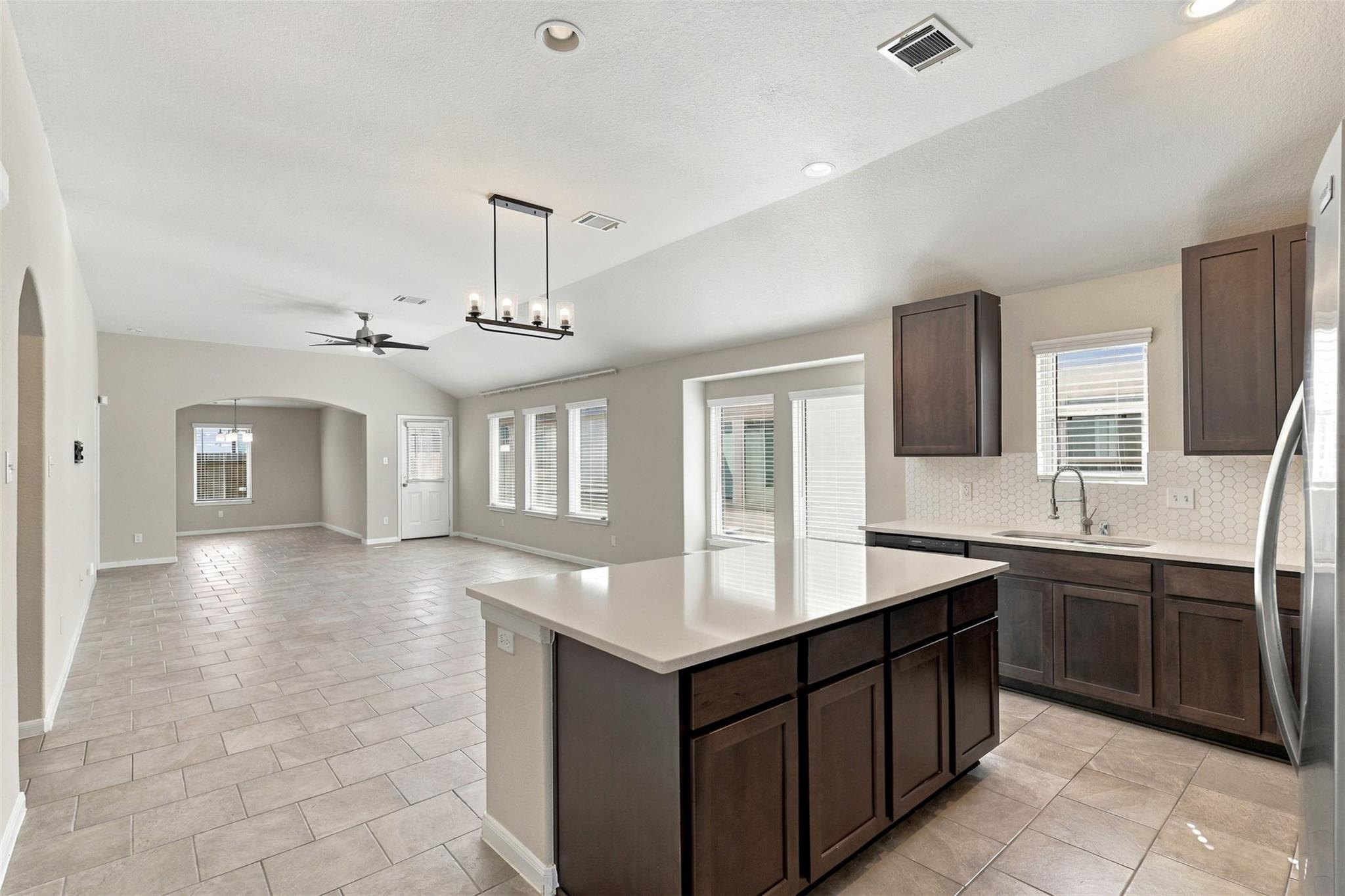 7239 Canoga Drive