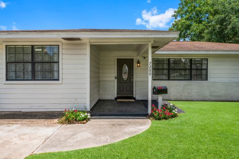 Tiny photo for 7280 Click Drive, Beaumont, TX 77708 (MLS # 82385980)