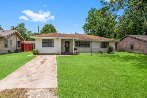 Tiny photo for 7280 Click Drive, Beaumont, TX 77708 (MLS # 82385980)