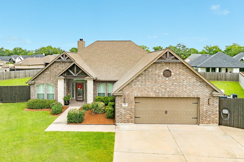 Photo of 64 Poppy Court, Lake Jackson, TX 77566 (MLS # 76450365)