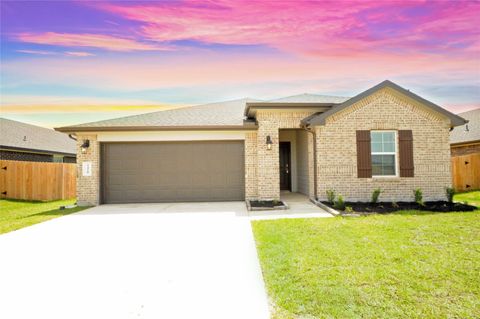 Photo of 1410 Island Grove Drive, Iowa Colony, TX 77583 (MLS # 10136159)