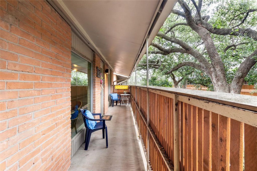 Photo of 3924 W Alabama Street #4, Houston, TX 77027 (MLS # 65336512)