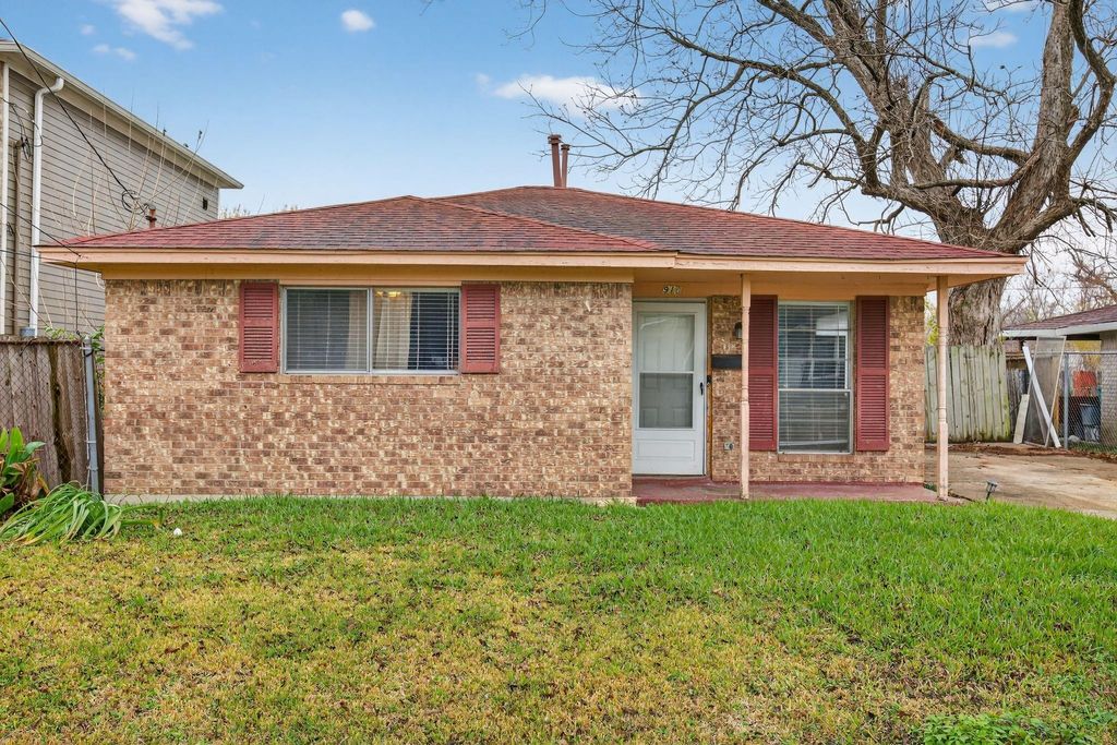 Photo of 910 Mcleary Street, Houston, TX 77020 (MLS # 84984030)