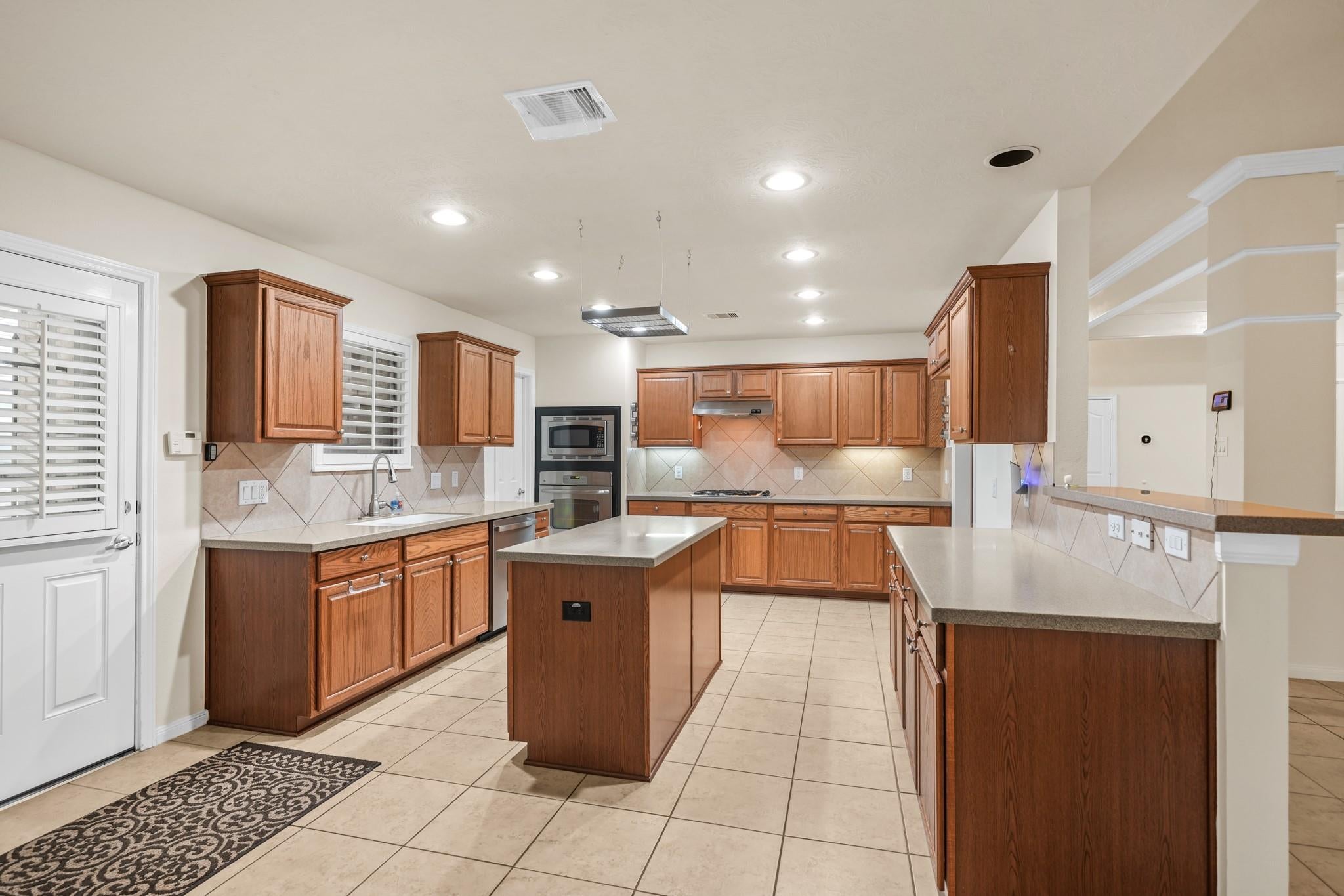 3607 Mustang Lane