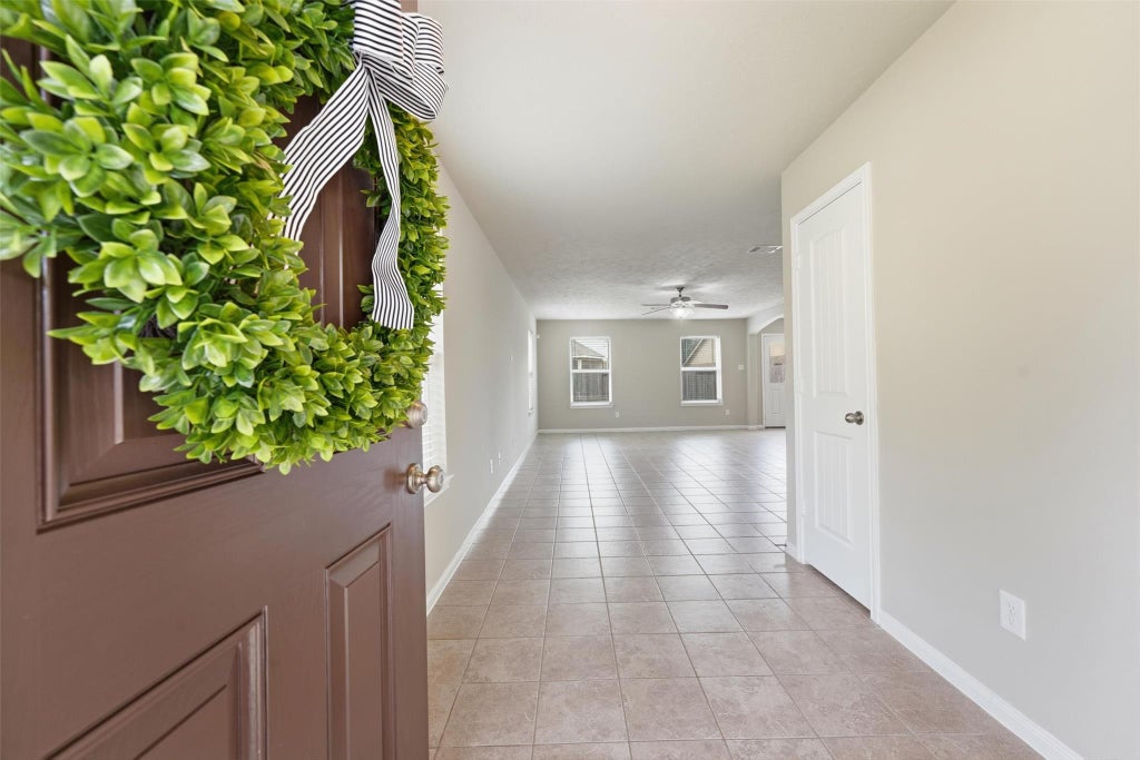 Photo of 11747 Red Hummingbird Drive, Houston, TX 77047 (MLS # 659384)