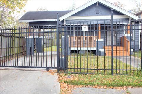 Photo of 3314 Holman Street, Houston, TX 77004 (MLS # 84397647)