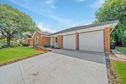 Photo of 15415 W Hampton Circle, Houston, TX 77071 (MLS # 80934138)