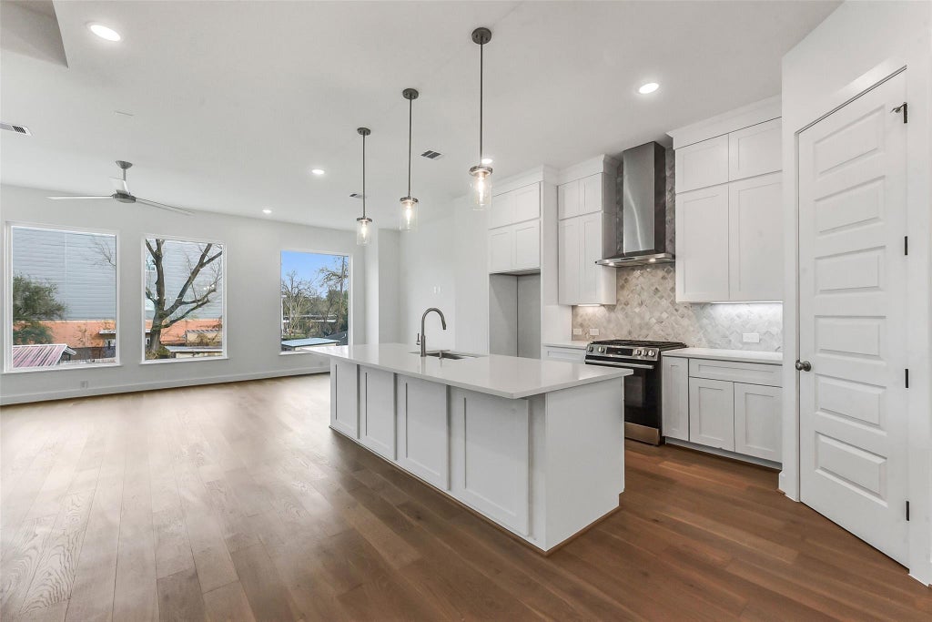 Photo of 806 Fisher Street #A, Houston, TX 77018 (MLS # 87308602)