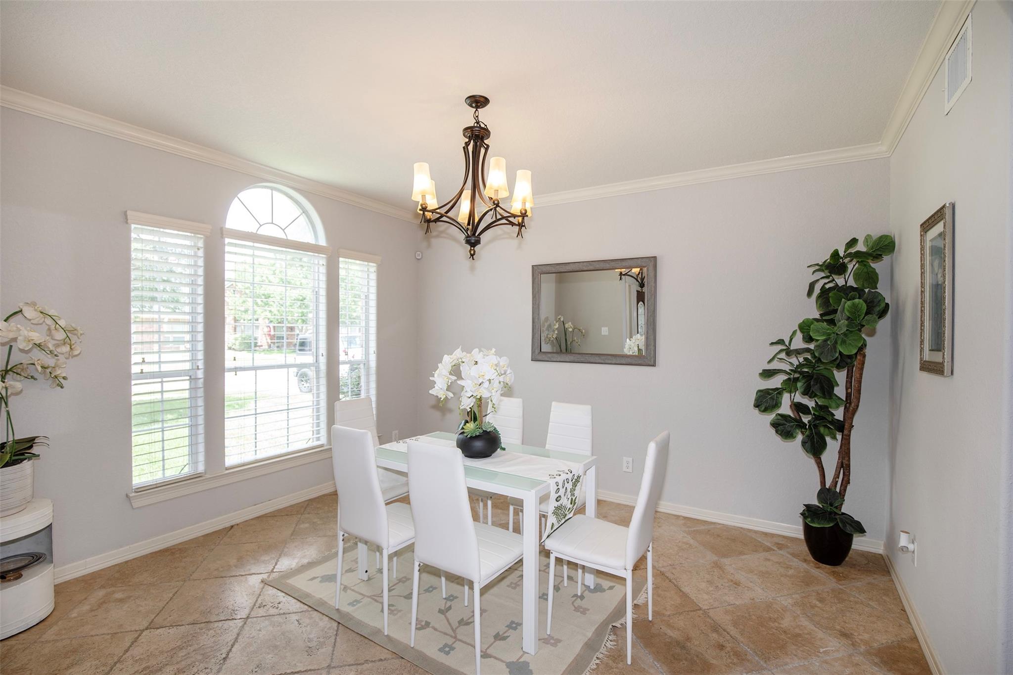 2213 Jernigan Ford