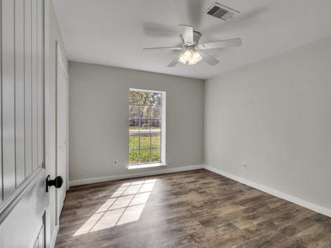 Tiny photo for 331 Cherry Valley Drive, Houston, TX 77336 (MLS # 48943507)