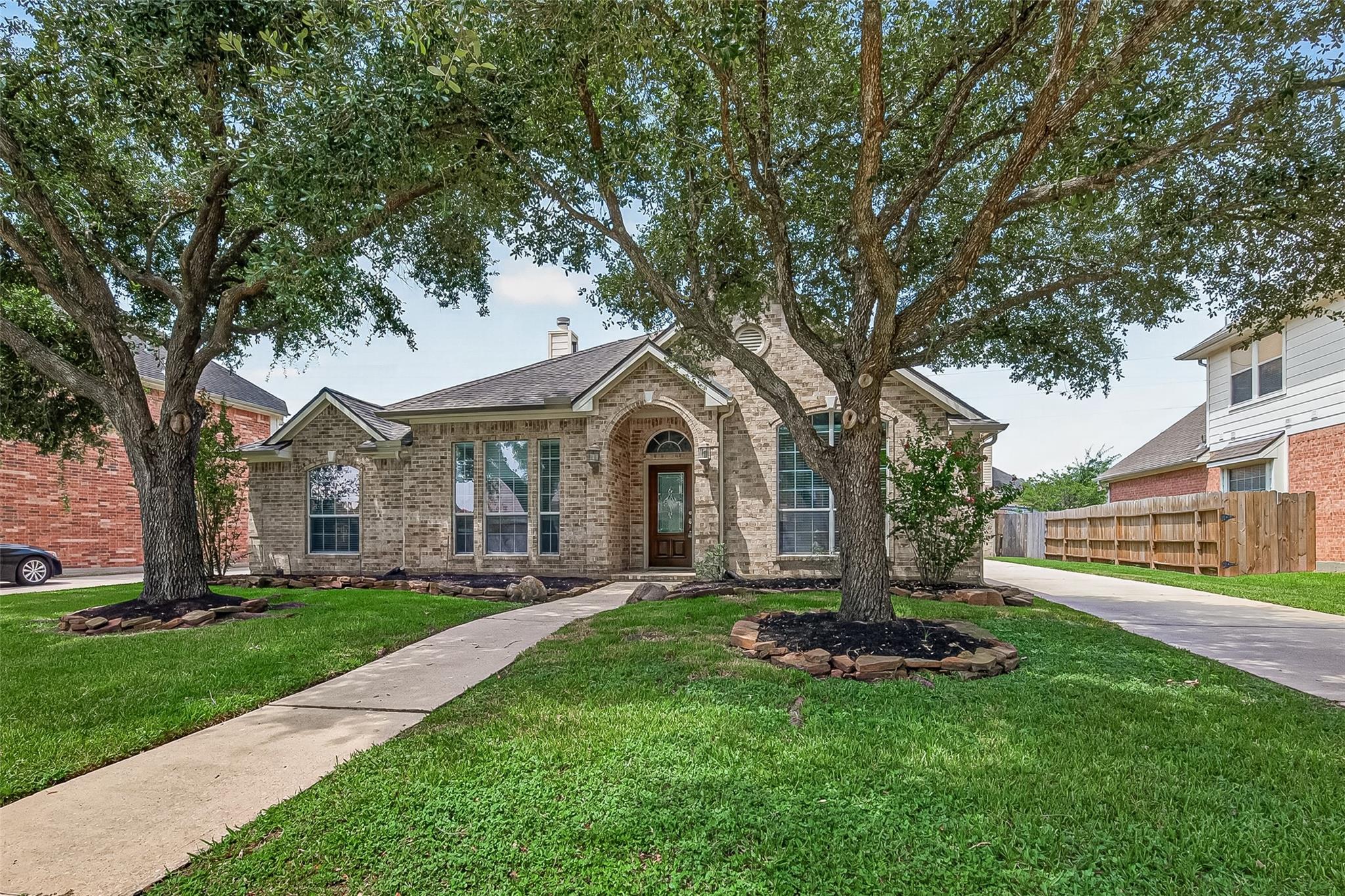 20007 Glen Lake Drive