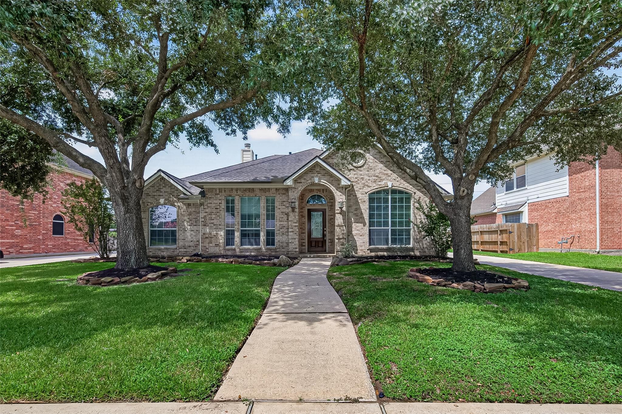 20007 Glen Lake Drive