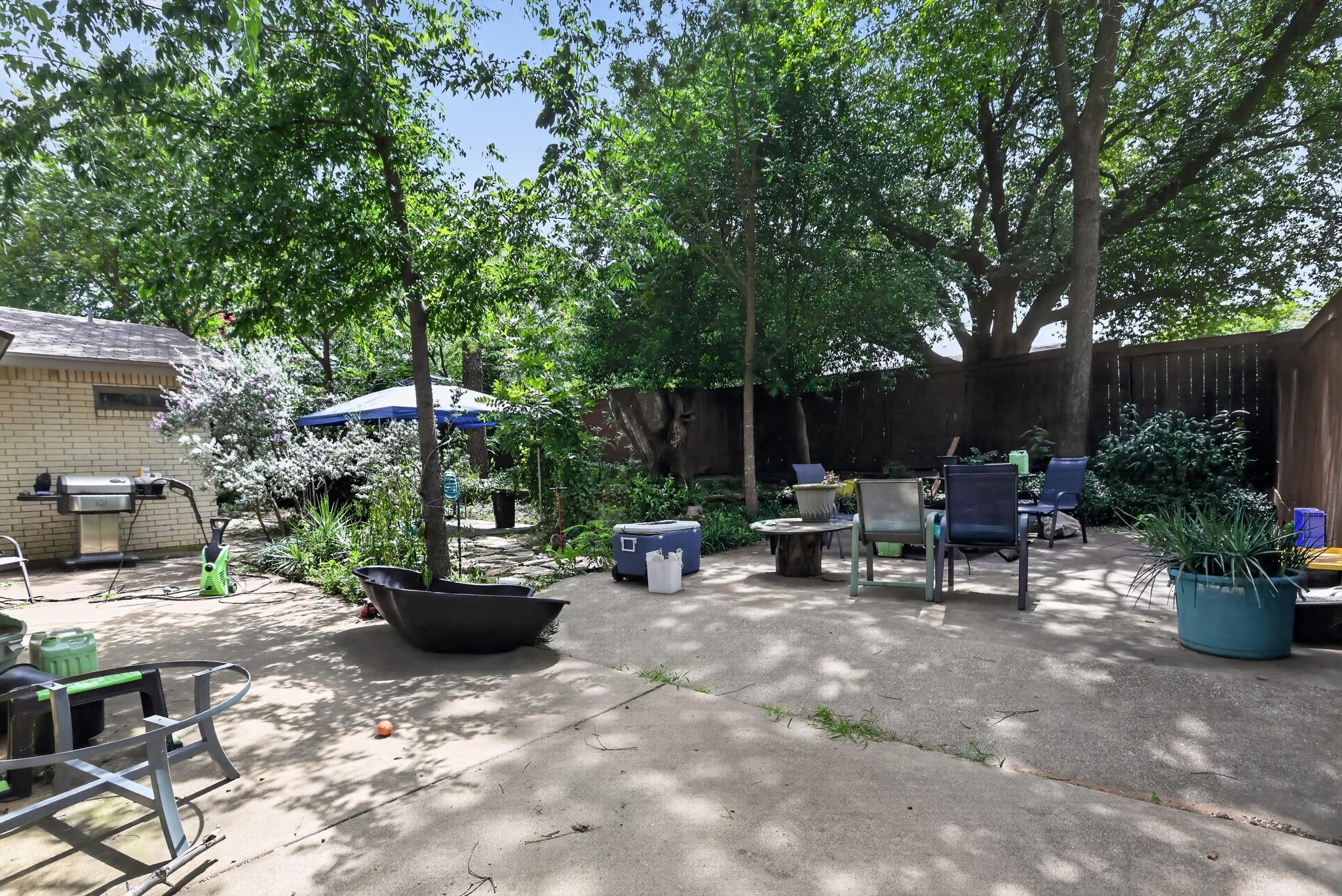 915 Oak Cliff Drive
