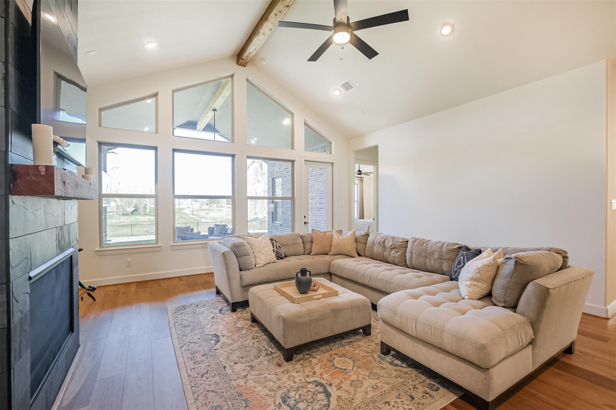 4127 Wooded Isle Way