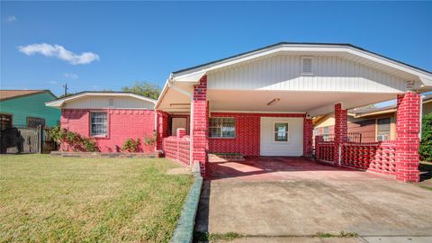 Photo of 905 Bank Drive, Galena Park, TX 77547 (MLS # 92132369)