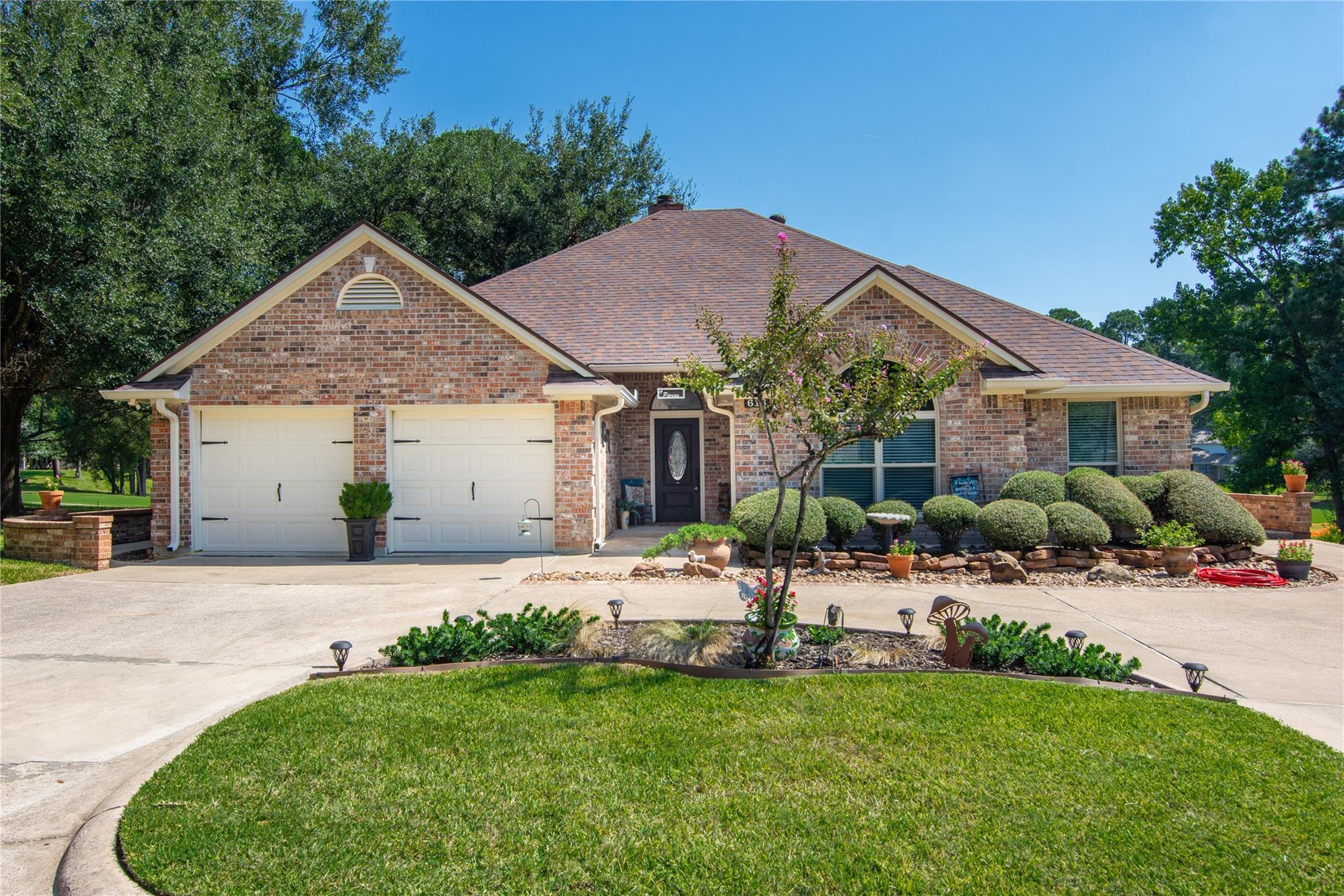 618 Hillcrest Circle