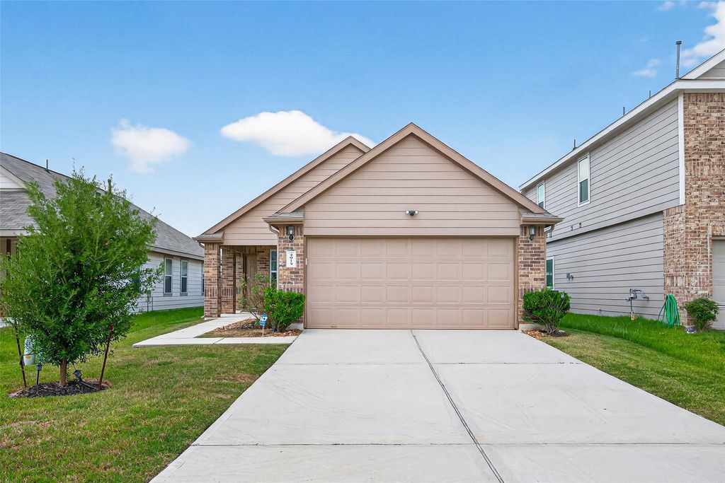 Photo of 4915 Purple Wisteria Lane, Spring, TX 77373 (MLS # 31920519)