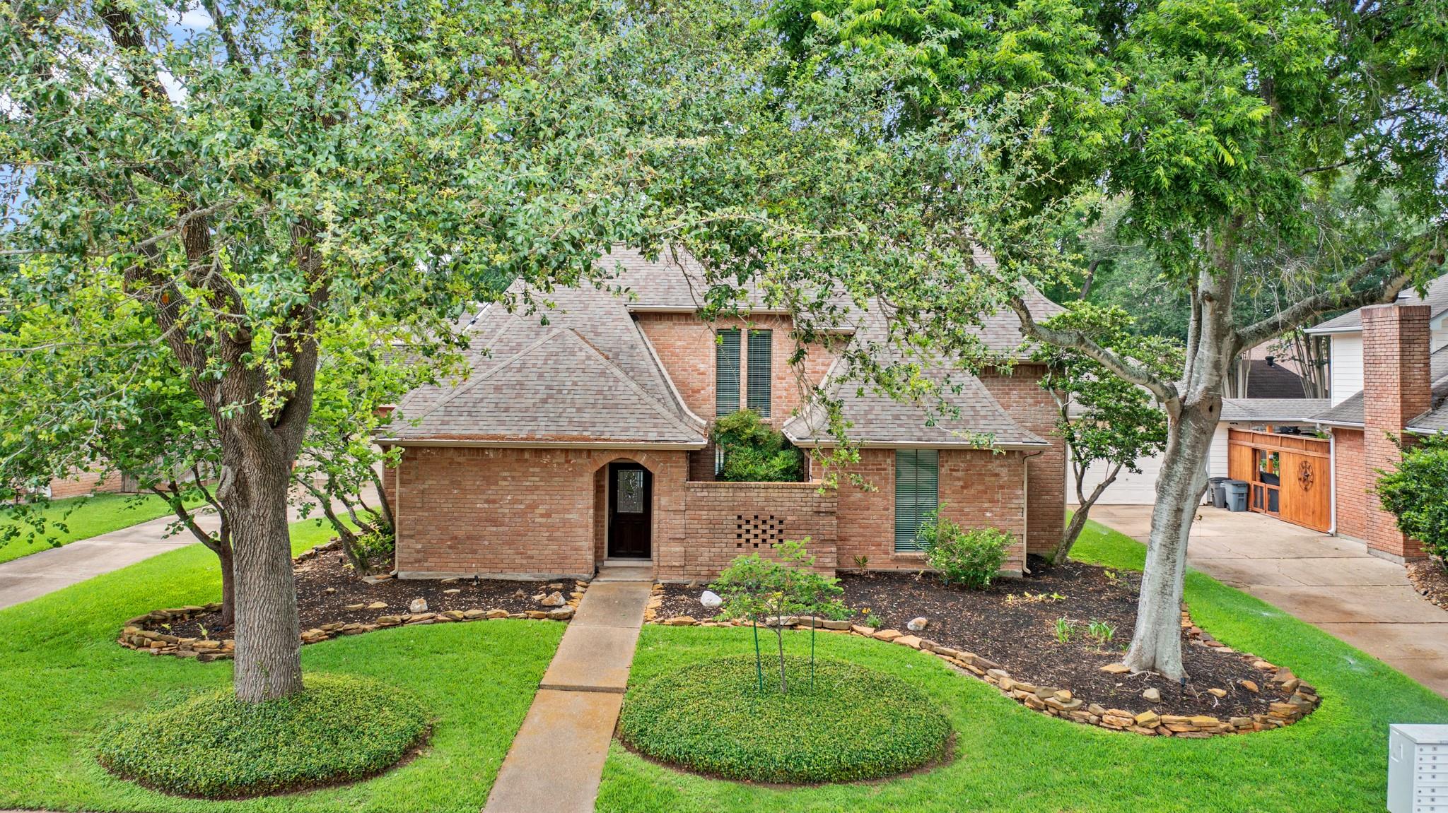 1402 Bittersweet Drive