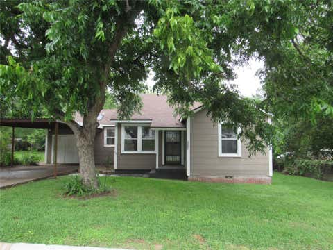 Photo of 1905 S Park Street, Brenham, TX 77833 (MLS # 27025703)