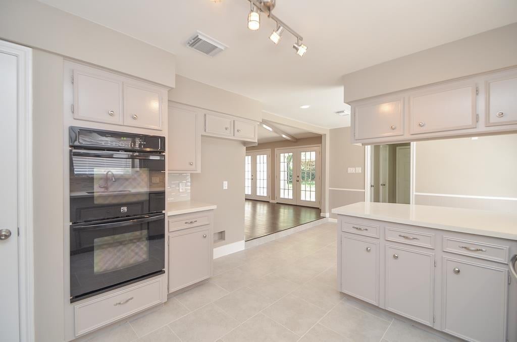 7615 Bankside Drive