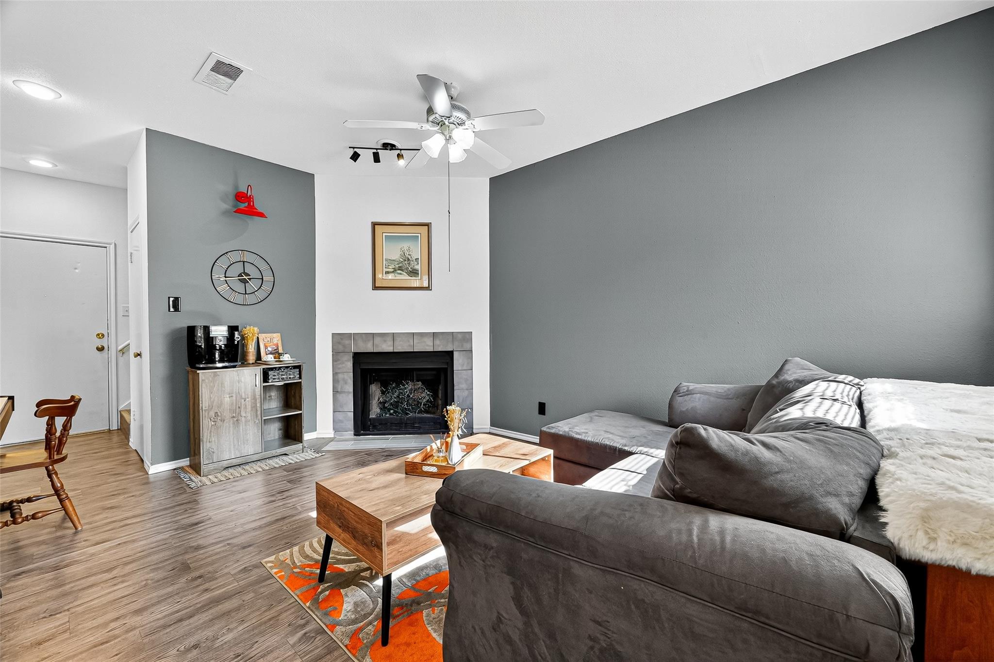 1103 Dulles Avenue 304