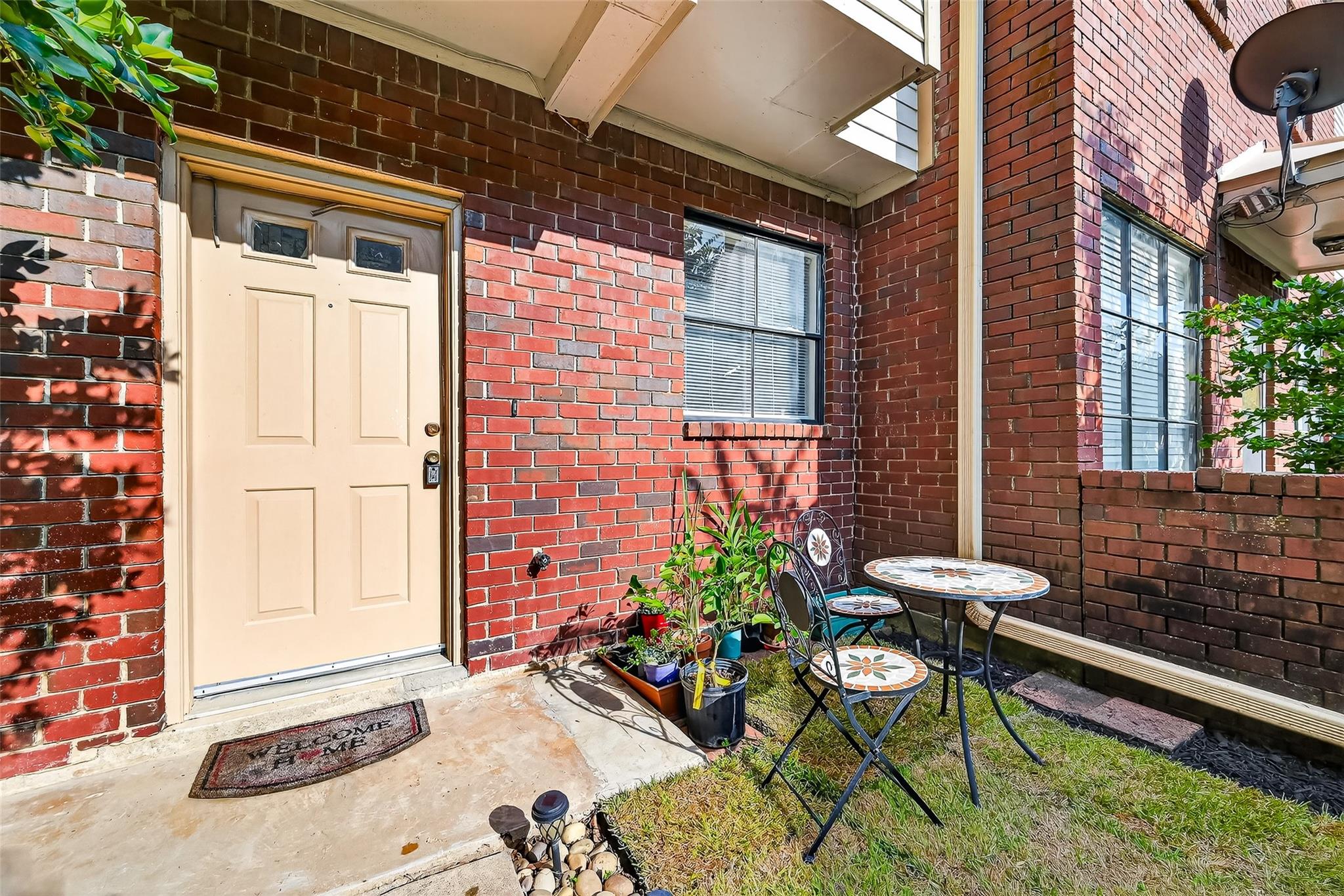 1103 Dulles Avenue 304