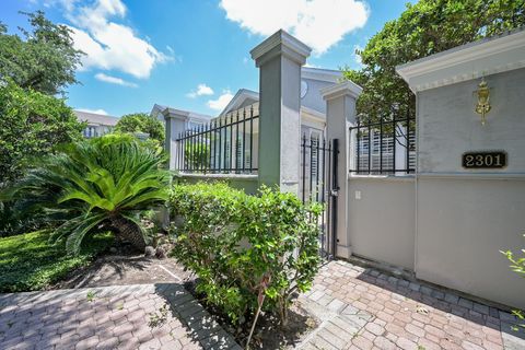 Photo of 2301 Steel, Houston, TX 77098 (MLS # 25345066)