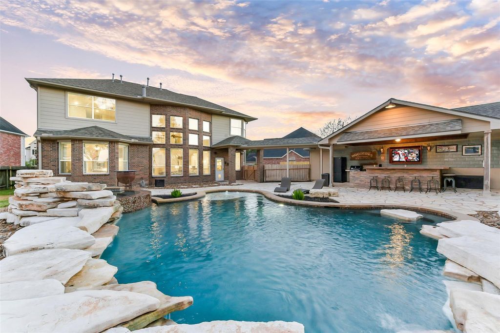 Photo of 714 Summer Trace Lane, Richmond, TX 77406 (MLS # 57179052)