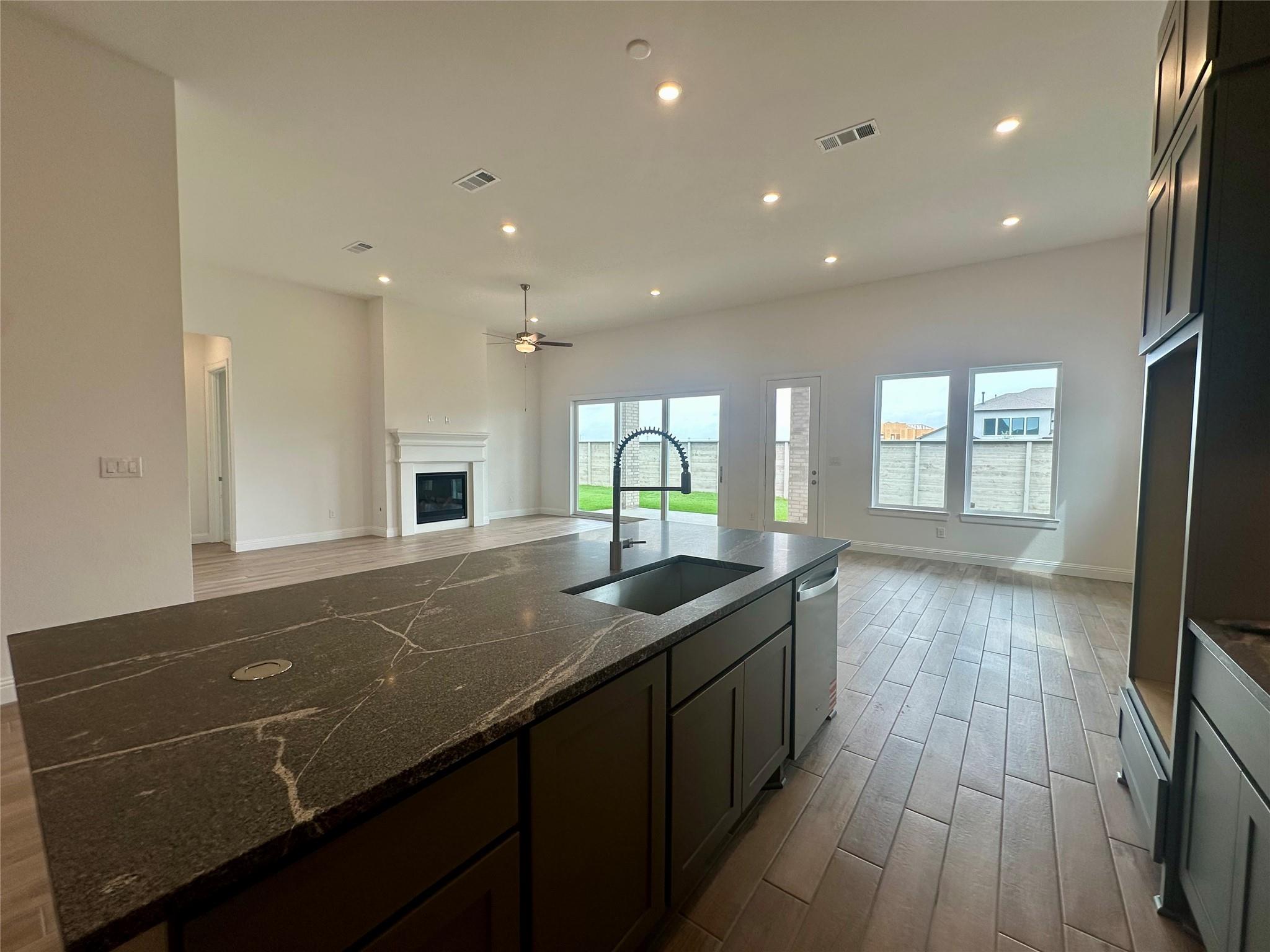 910 Hilltop View Lane