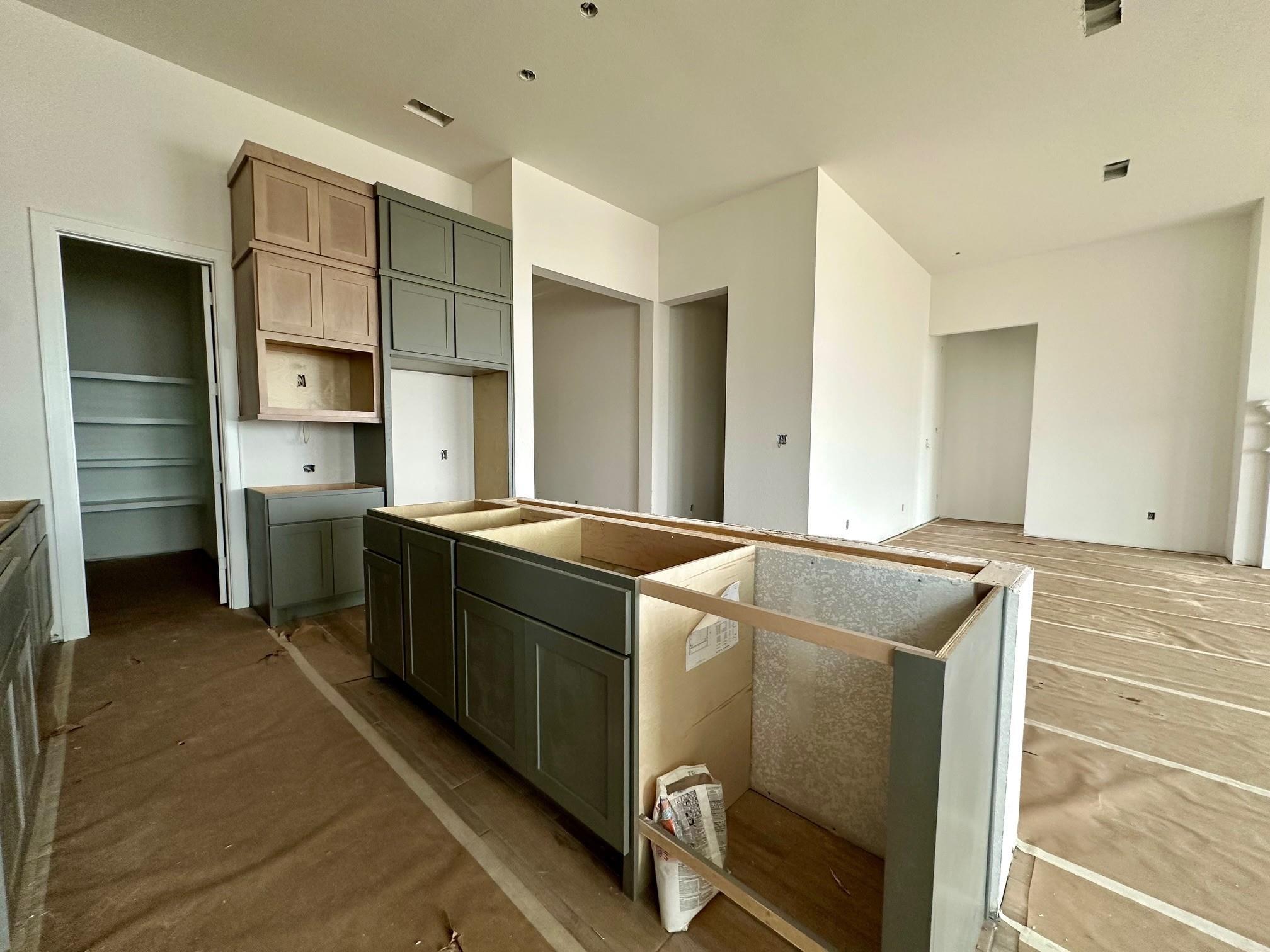 910 Hilltop View Lane