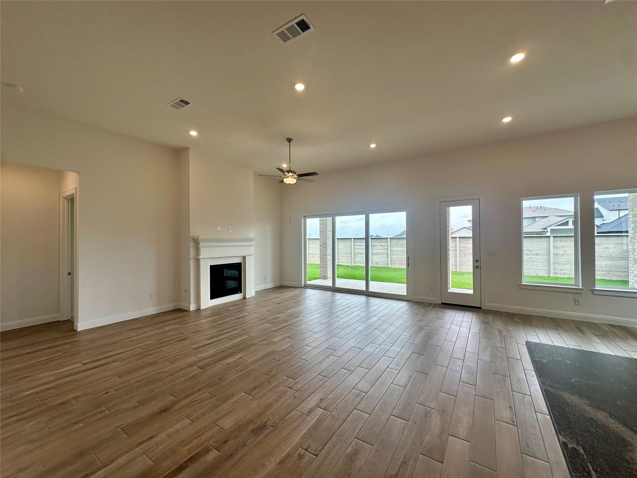 910 Hilltop View Lane