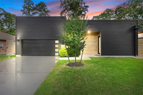 Photo of 1550 Ashway Street, Conroe, TX 77385 (MLS # 77625636)