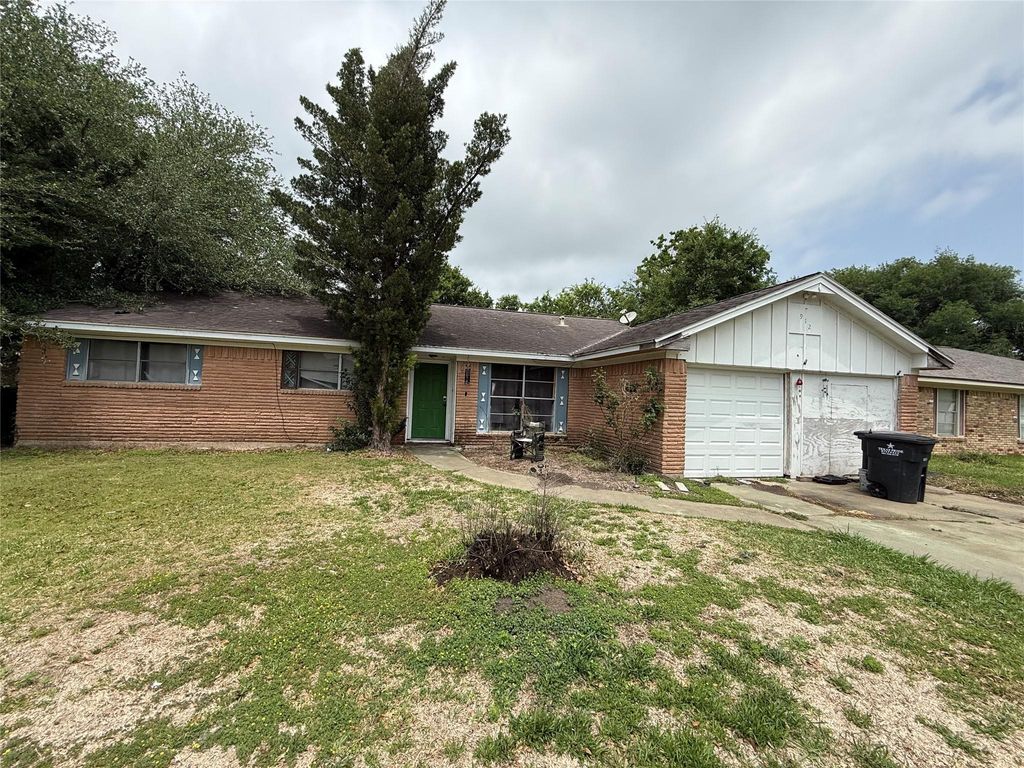 Photo of 912 Midas Lane, Alvin, TX 77511 (MLS # 9205865)