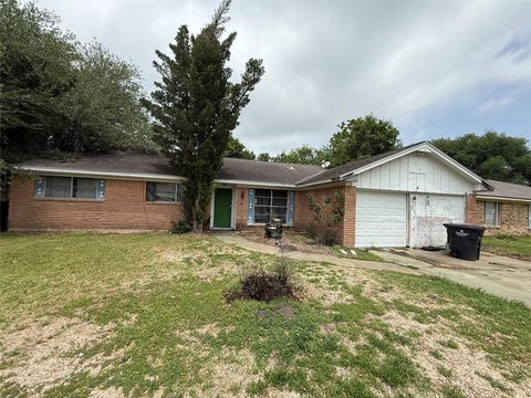 Photo of 912 Midas Lane, Alvin, TX 77511 (MLS # 9205865)