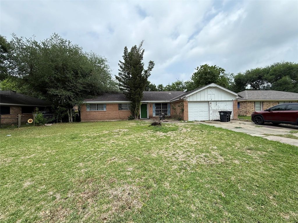 Photo of 912 Midas Lane, Alvin, TX 77511 (MLS # 9205865)